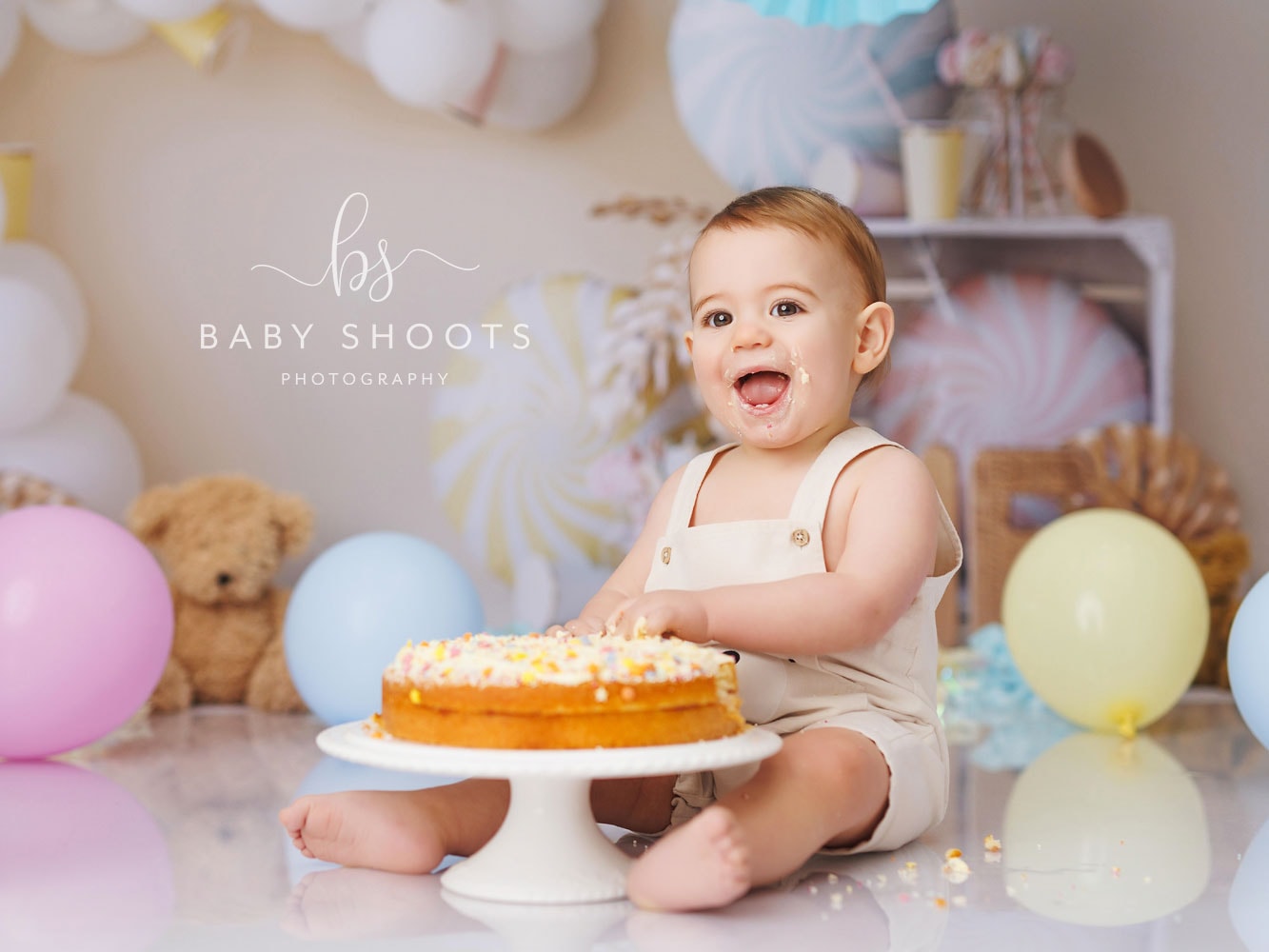 Cake Smash Photographer Crawley Baby Shoots Photography