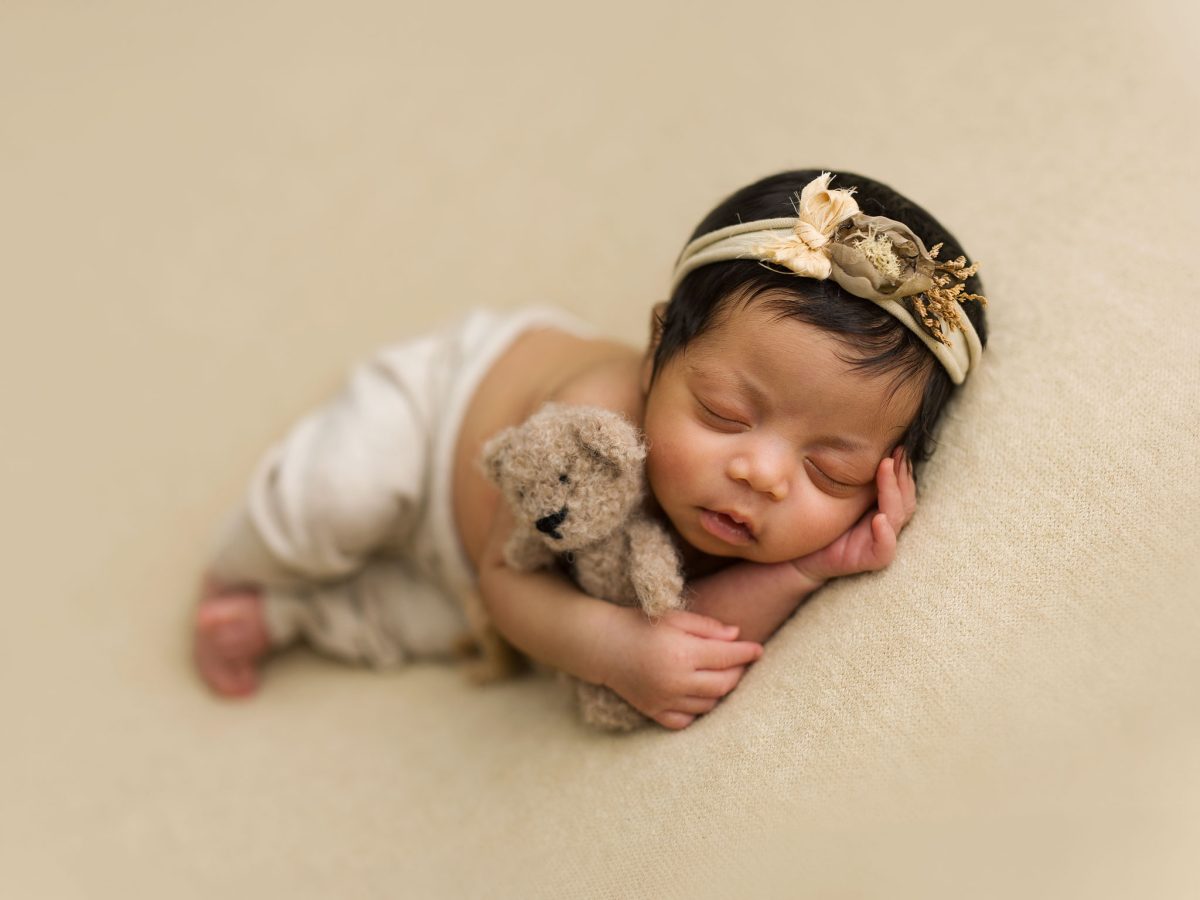 Five-star rated baby photographer serving the Edenbridge and Kent area.